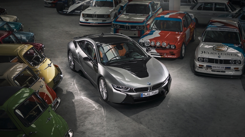 BMW i8 hybrid sports car coupe