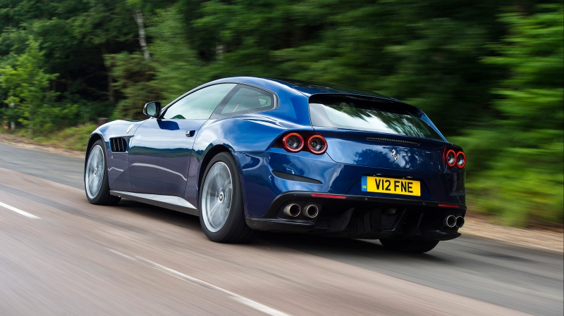 Ferrari GTC4Lusso rear dynamic